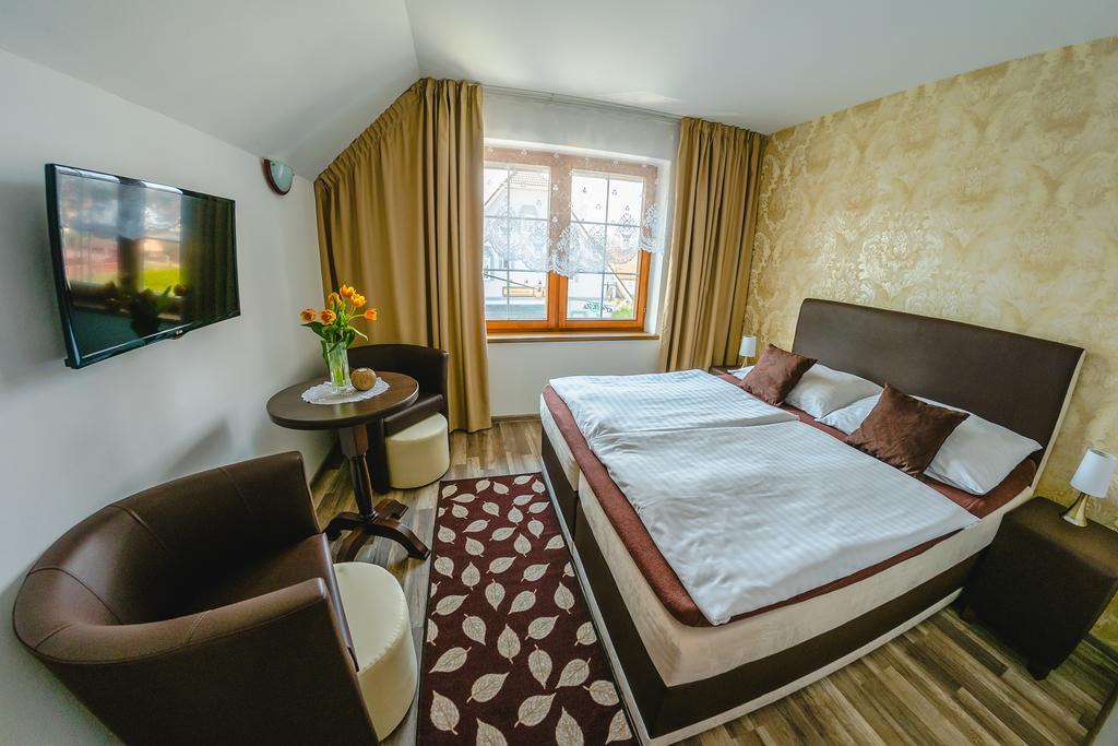 Penzion Panda Hotel Turčianske Teplice Екстериор снимка