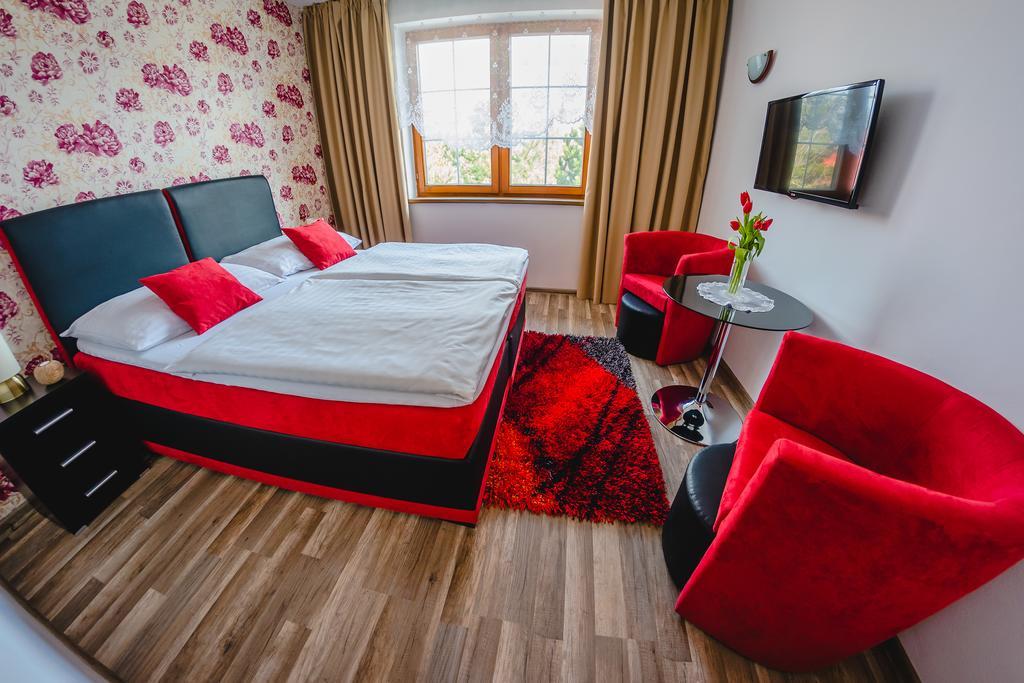 Penzion Panda Hotel Turčianske Teplice Екстериор снимка