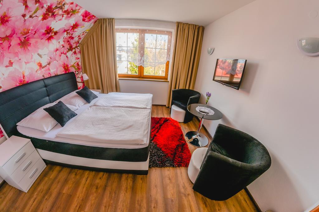 Penzion Panda Hotel Turčianske Teplice Екстериор снимка